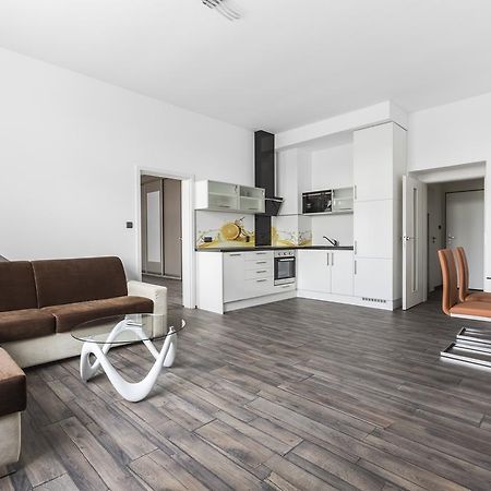 Apartsee Halkova Plzeň Exteriör bild
