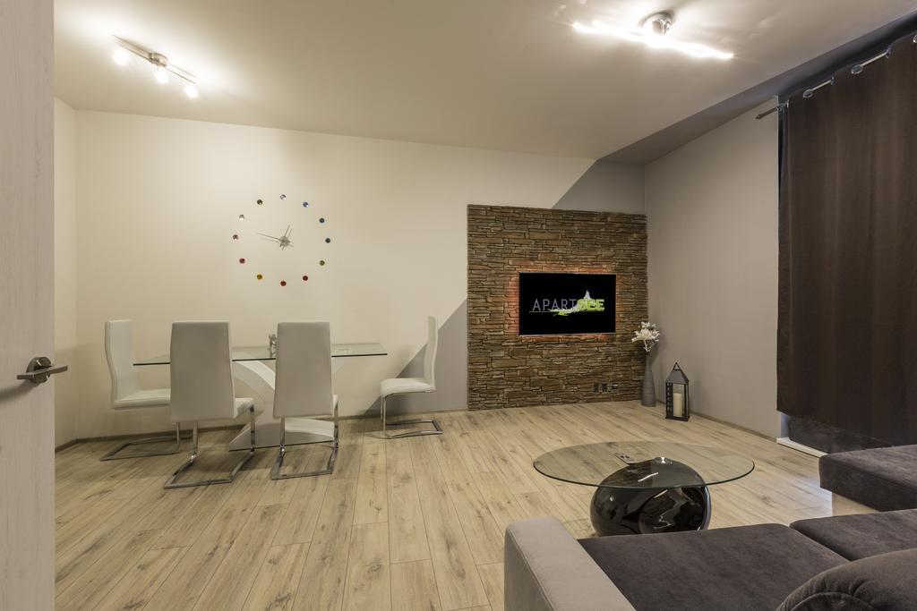 Apartsee Halkova Plzeň Exteriör bild